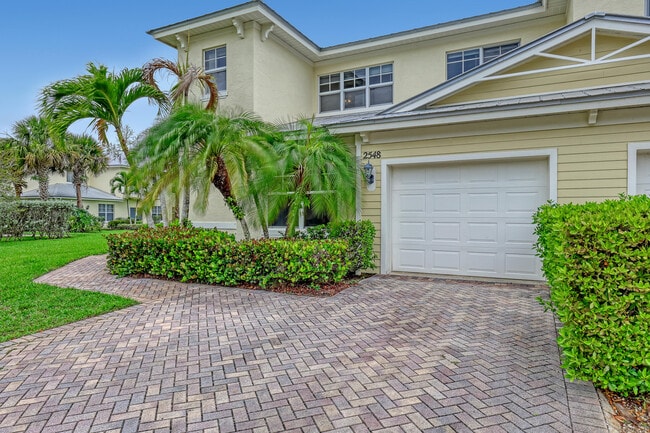 Building Photo - 2548 Creekside Dr