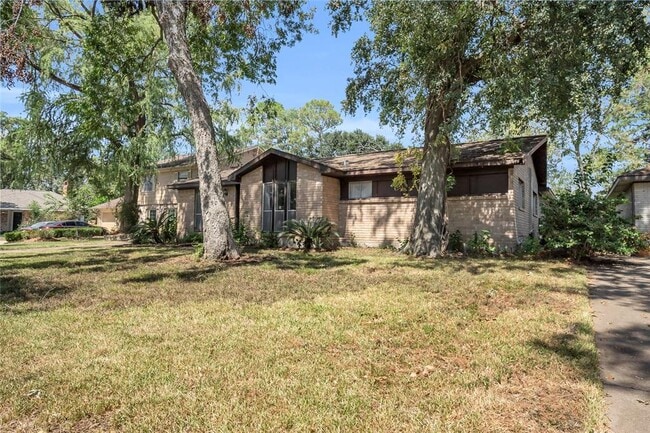 Building Photo - 7411 Tall Pines Dr