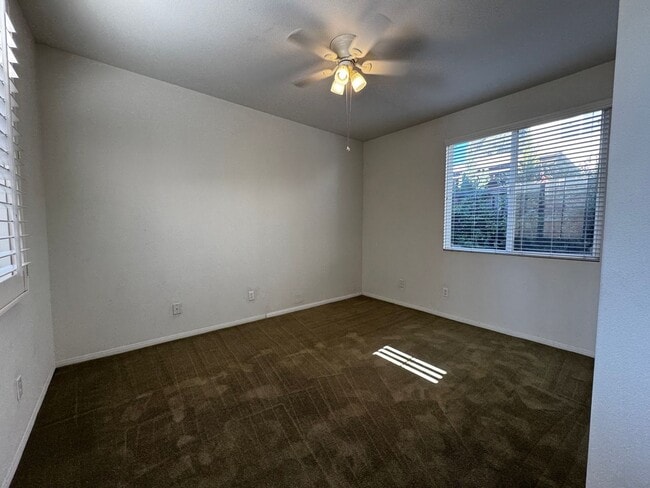 Building Photo - Spacious Temecula House with Bedroom and Bathroom on first floor!