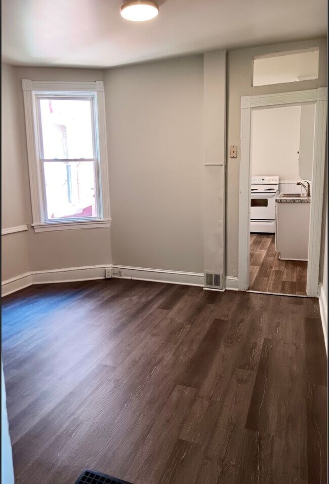 Foto del edificio - Charming 3BR Townhouse in Cabbage Hill