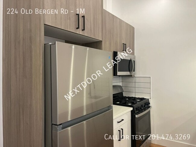 Foto del edificio - 224 Old Bergen Rd