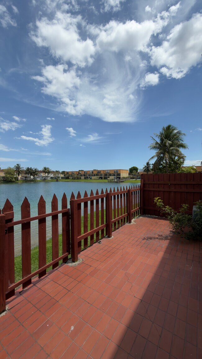 Foto del edificio - 341 NW 109th Ave