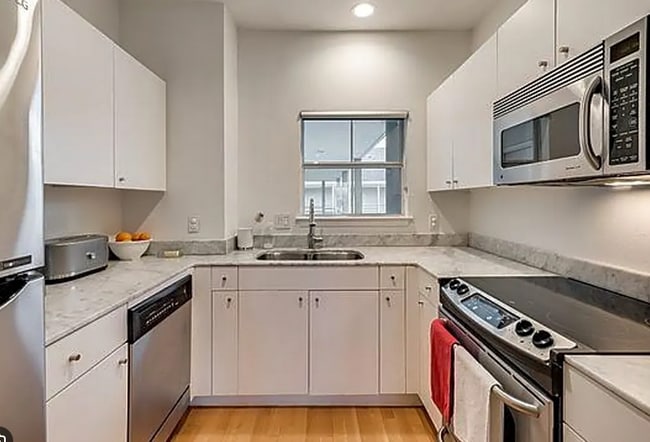 Building Photo - 3100 Cole-617902