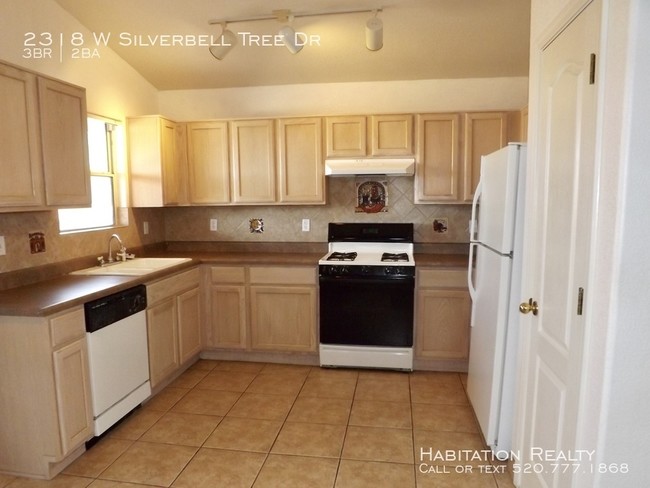 Building Photo - 2318 W Silverbell Tree Dr