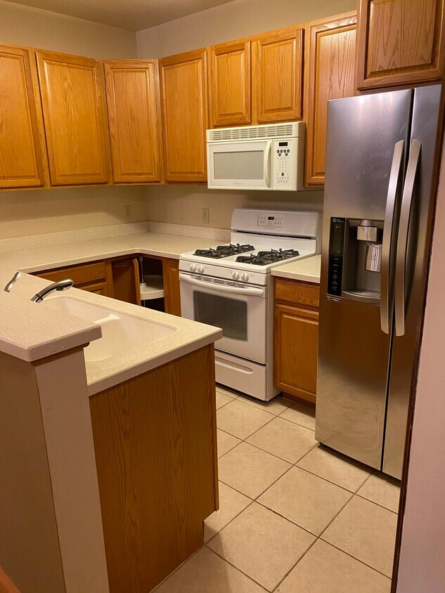 360 W Washington Ave Unit 104, Madison, WI 53703 Condo for Rent in