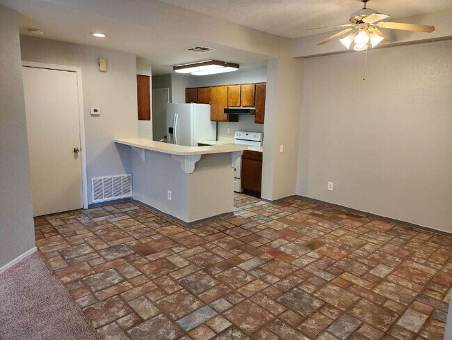 Foto del edificio - 2 Bed/2 Bath Condo in Tempe with Great Ame...