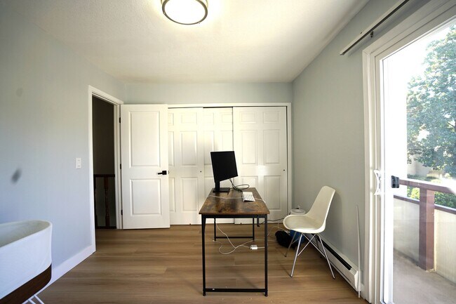 Foto del edificio - 820 Hooshang Ct