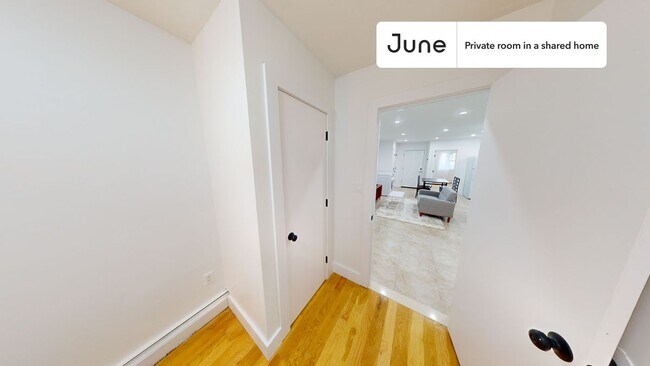 Foto del edificio - Room in Shared 3 bed/1 bath home