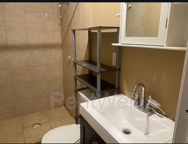 Building Photo - 901 11th St