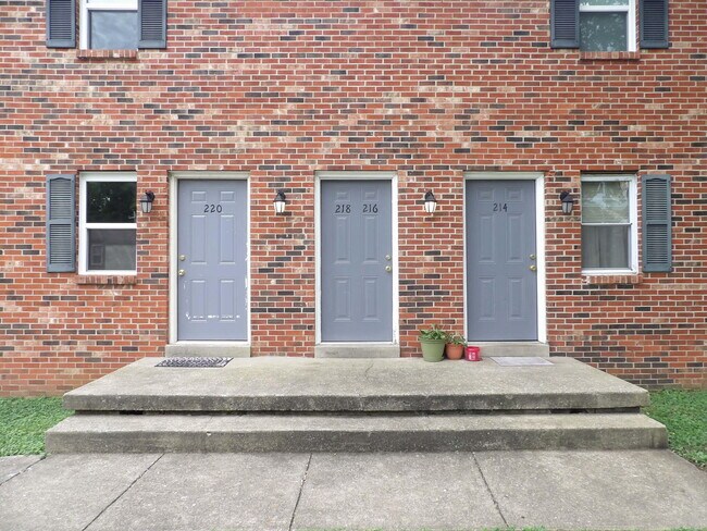 Foto del edificio - 218 Centennial Dr