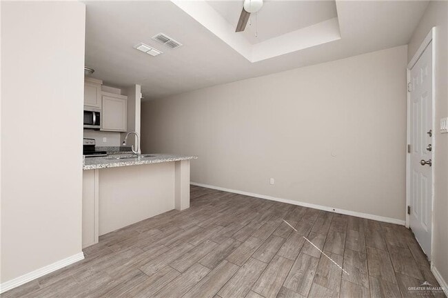 Building Photo - 1105 W Kennedy St