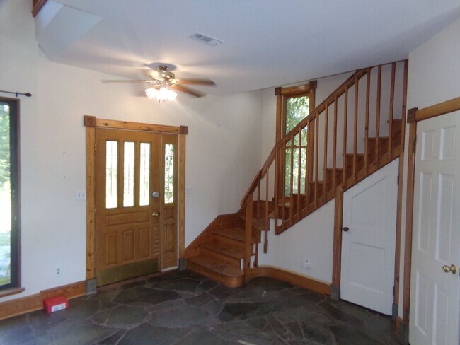 Foto del edificio - MOVE IN SPECIAL - 1/2 off the first FULL m...