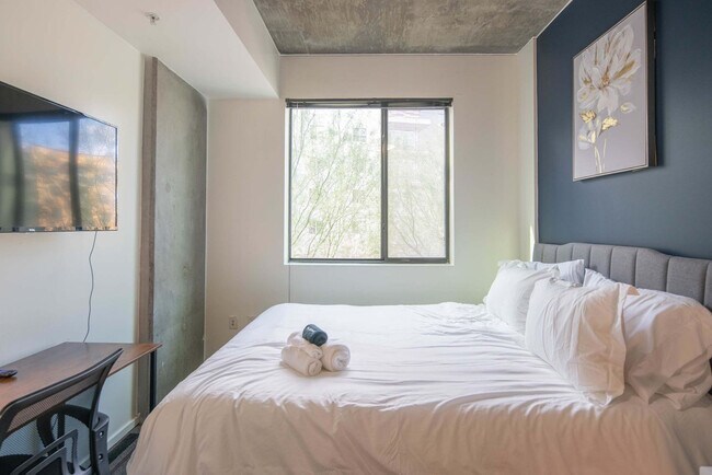 Foto del edificio - 333 E Roosevelt St
