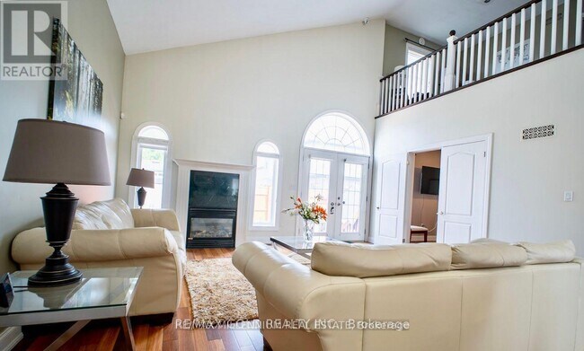 Photo du bâtiment - 8905 McGarry Dr