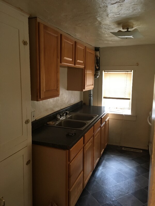 400 Macon Ave Unit 5, Cañon City, CO 81212 Room for Rent in Cañon City, CO