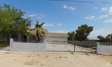 Building Photo - 9841 Mendiburu Rd