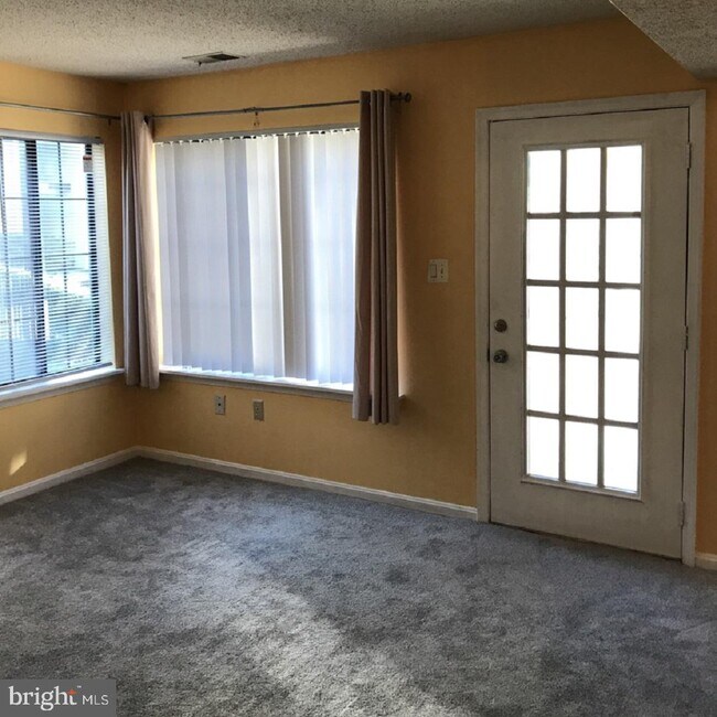 Foto del edificio - 1611 Carriage House Terrace