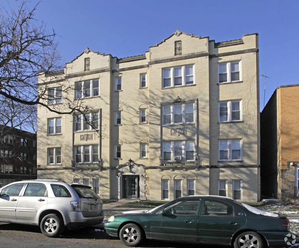 Primary Photo - 6100 N Rockwell St