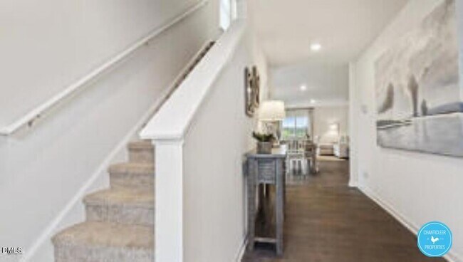 Foto del edificio - 2139 Monk Dr