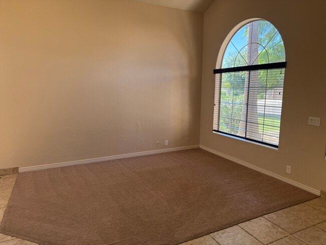 Building Photo - 5165 W Linda Ln