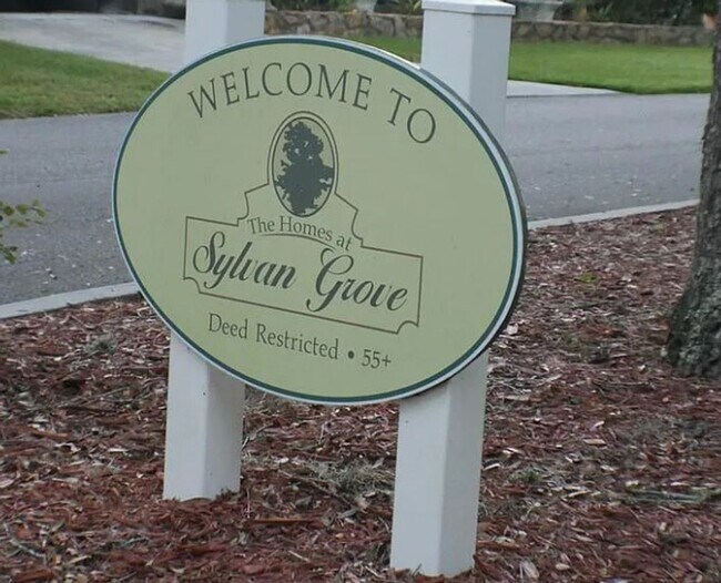 Building Photo - 55+ Community Brooksville / Sylvan Grove