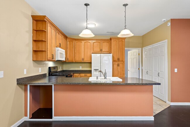 Foto del edificio - 68 Richard Dr