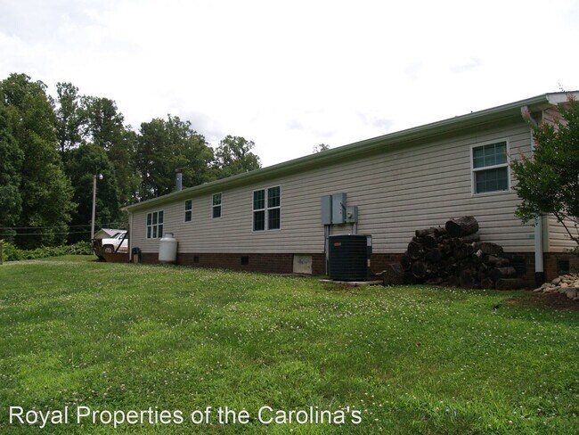 Building Photo - 4 br, 2.5 bath House - 636 Patterson Rd
