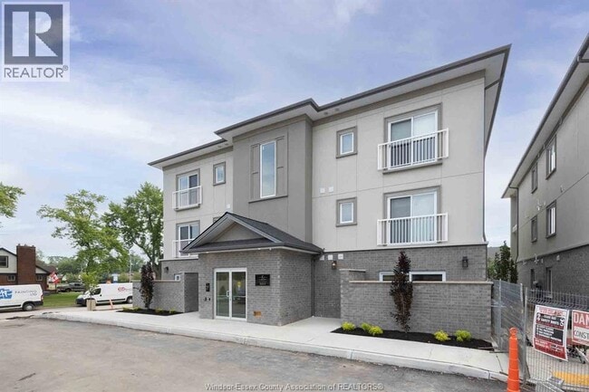 Building Photo - 215 Lesperance Rd