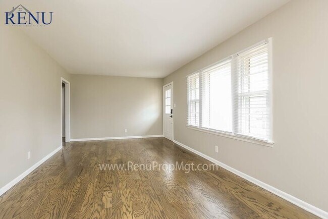 Building Photo - 4911 Pearson Pl