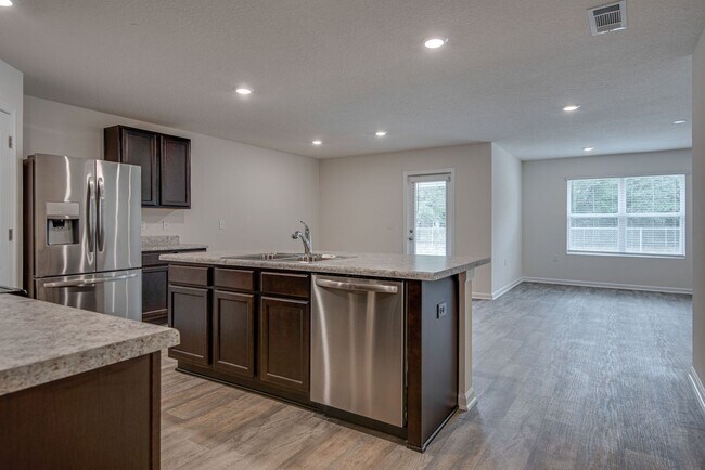 Foto del edificio - Spacious 4-Bedroom Home - Cambria