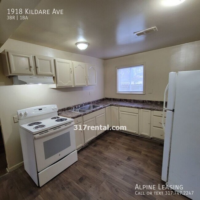 Building Photo - Near Eastside 3BR House w/Garage!