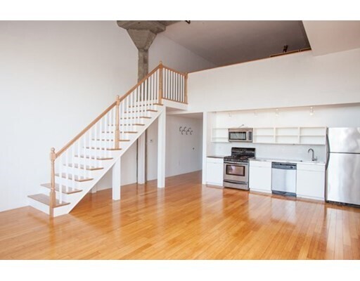 Building Photo - 156 Porter St