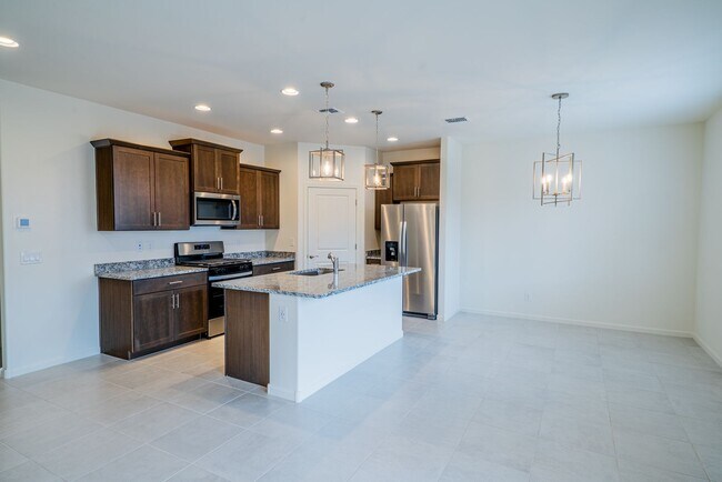 Building Photo - 11890 W Charismatic Dr