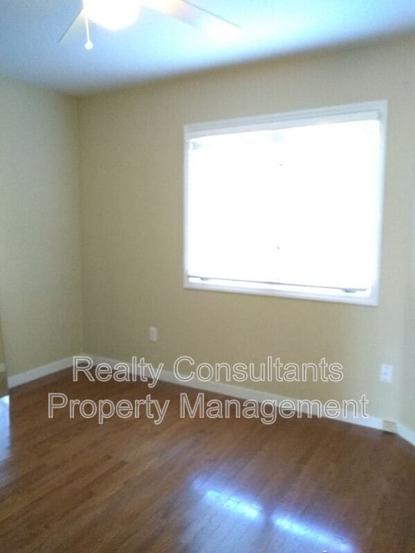 Building Photo - 308 N Lindell Rd