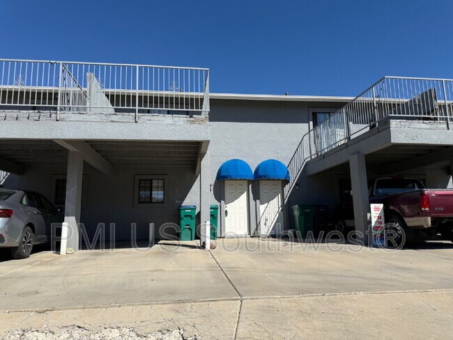 Foto del edificio - 9560 E Lakeshore Dr