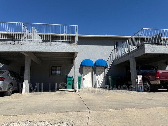 Building Photo - 9560 E Lakeshore Dr