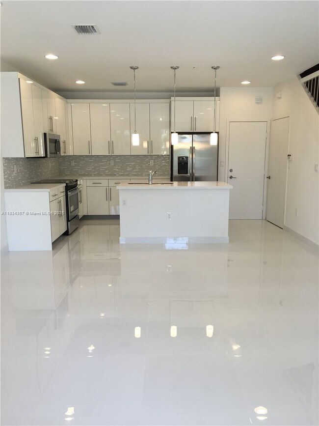 Foto del edificio - 2610 NE 213th St