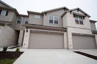 Building Photo - 601 Fiery Skipper Dr