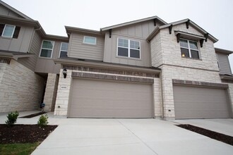 Building Photo - 601 Fiery Skipper Dr