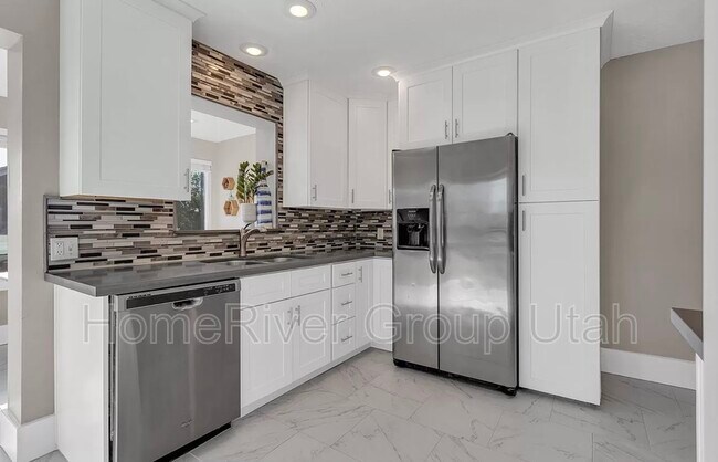 Foto del edificio - 2362 Bryan Ave S