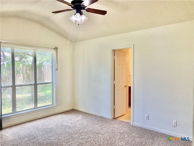 Building Photo - 5386 Denmans Loop