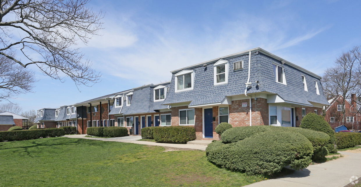 Primary Photo - Cambridge Garden Apartments