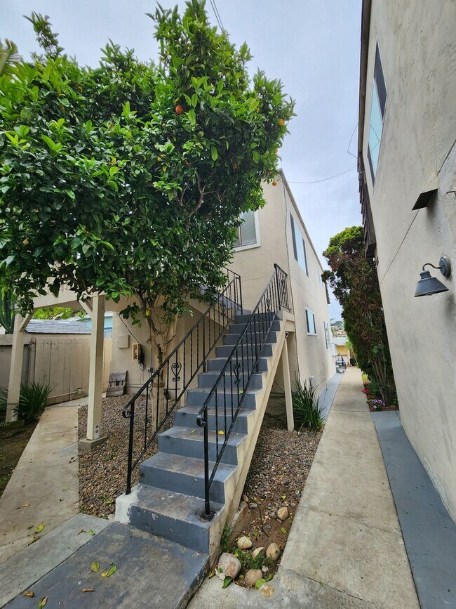 Foto del edificio - Upper Unit with Ocean View In OB - Complet...