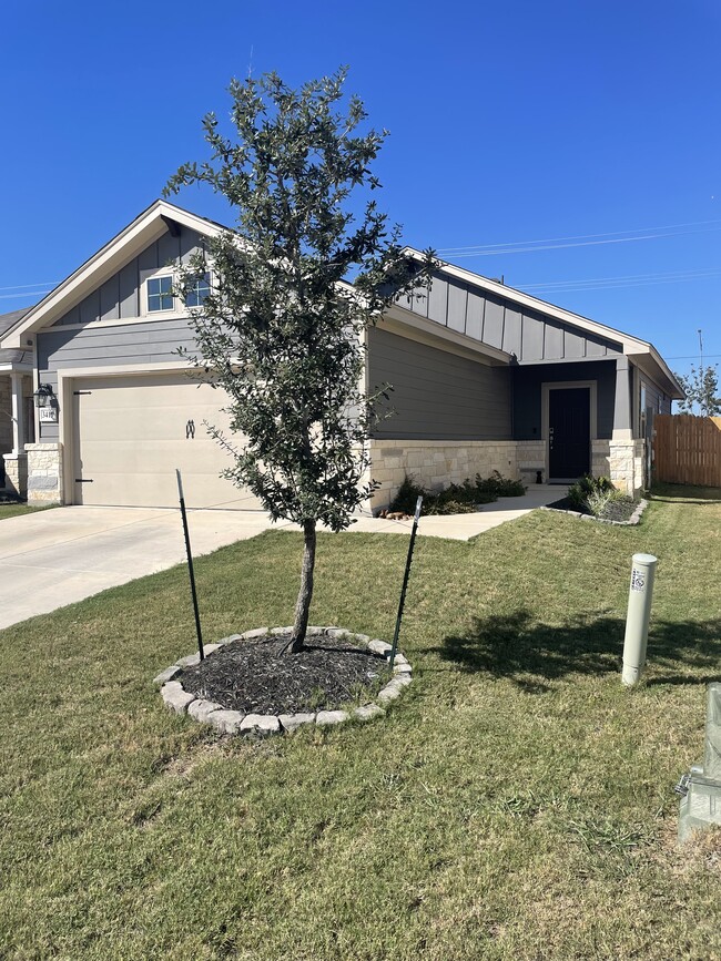 Building Photo - 3419 Rosita Wy