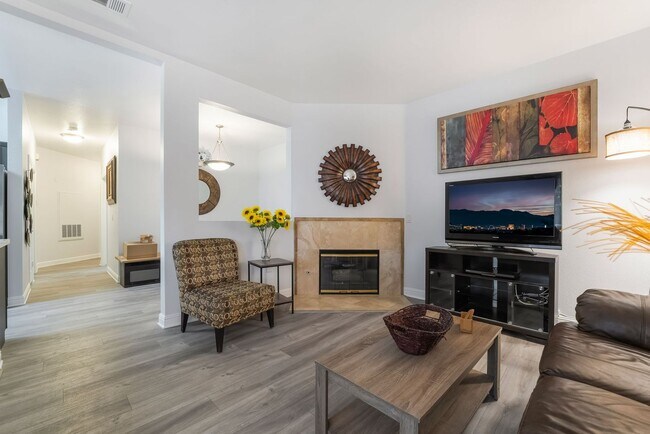 Foto del edificio - 3 Bedroom Furnished Condo in Spanish Palms