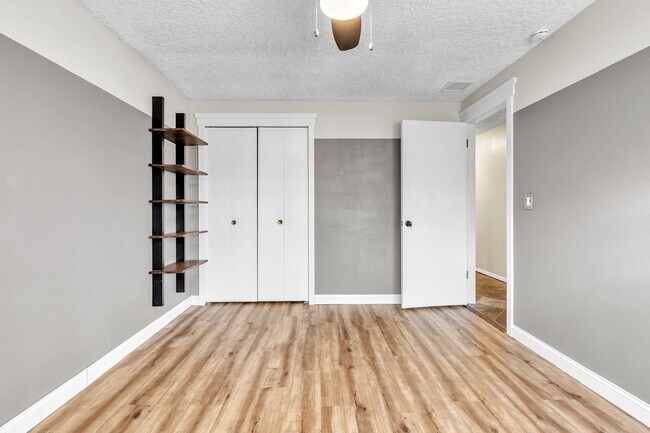 Building Photo - Beautifully Detailed 3B/2B Ranch in Salmon...