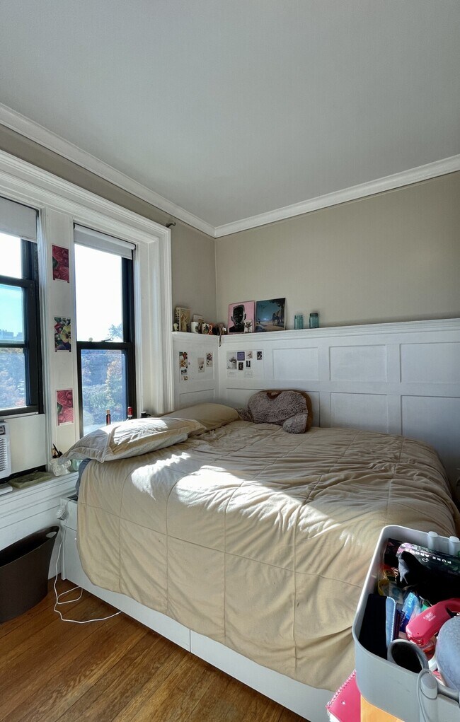 Building Photo - 448 Park Dr