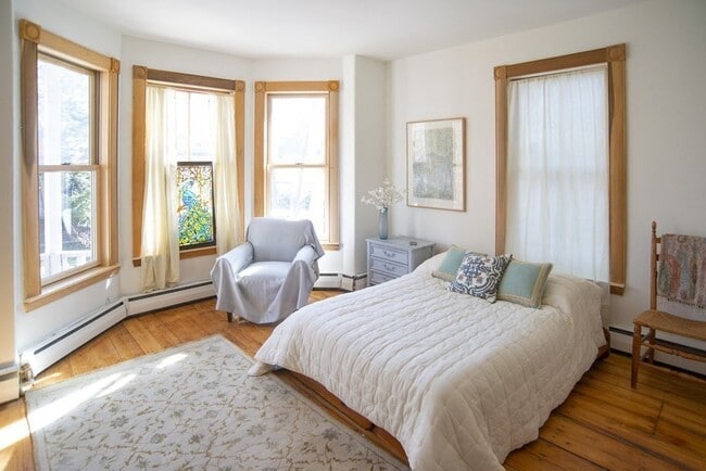 Building Photo - 283 Chestnut Ave