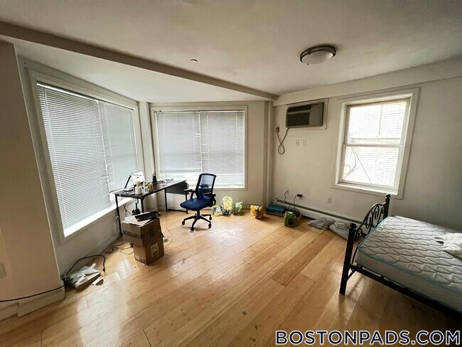 Foto del edificio - 461 Park Dr