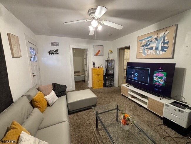 Building Photo - 22 Hillcrest Rd